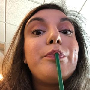 Meet your Posher, Daniela